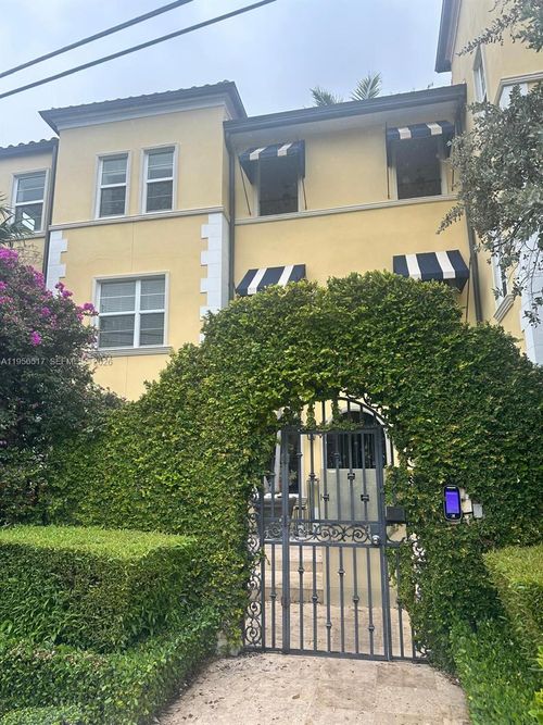 apt-105-4812 Pine Tree Dr, Miami Beach, FL, 33140-3171 | Card Image