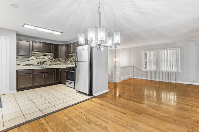 731 Union Dr, House other with 4 bedrooms, 2 bathrooms and 2 parking in University Park IL | Image 6