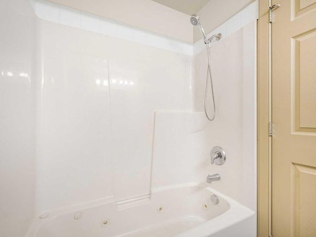 1702 - 9939 109 Nw, Condo with 2 bedrooms, 2 bathrooms and 2 parking in Edmonton AB | Image 17
