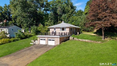 10 Jeanette Rd, Danbury, CT, 06811-3742 | Card Image