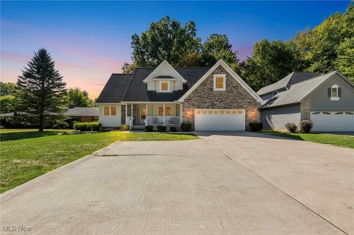 5608 Barton Rd, North Olmsted, OH, 44070-3842 | Card Image