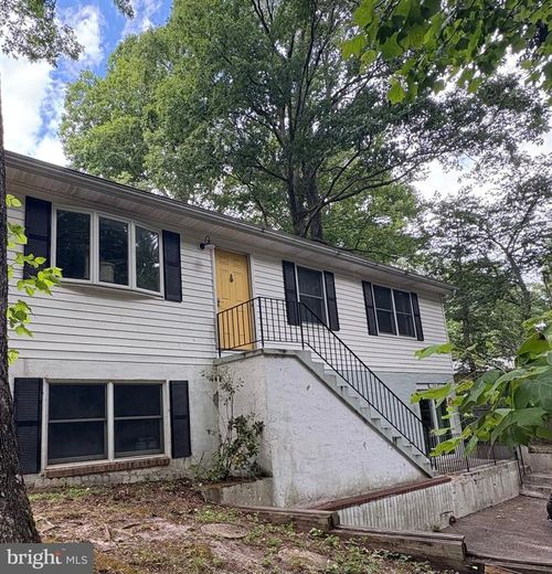 5885 Valley Dr, SAINT LEONARD, MD, 20685-2733 | Card Image