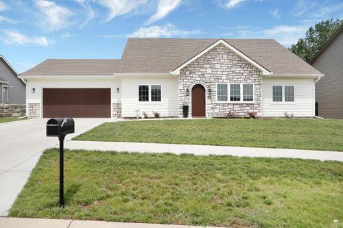 4106 Scenic Xing, Manhattan, KS, 66503-8952 | Card Image
