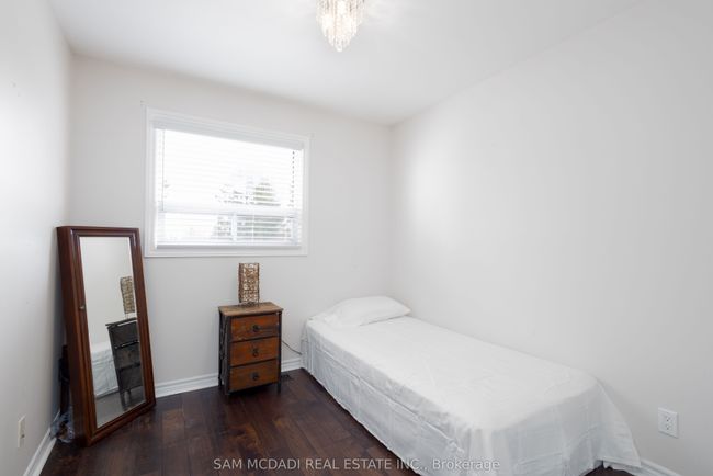 80 Longbourne Cres, House attached with 3 bedrooms, 2 bathrooms and 4 parking in Brampton ON | Image 20