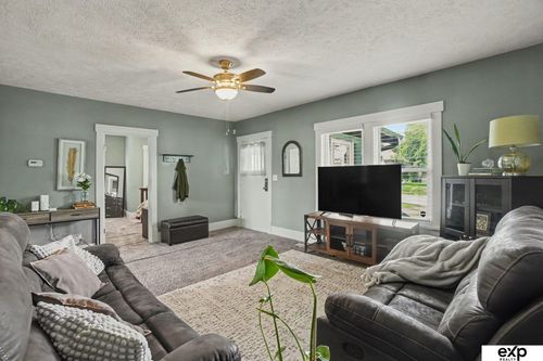 3027 Arcadia Ave, Omaha, NE, 68111-1227 | Card Image