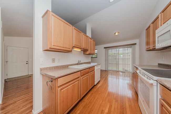 128 Commons Cir, Condo with 2 bedrooms, 2 bathrooms and null parking in Saline MI | Image 18