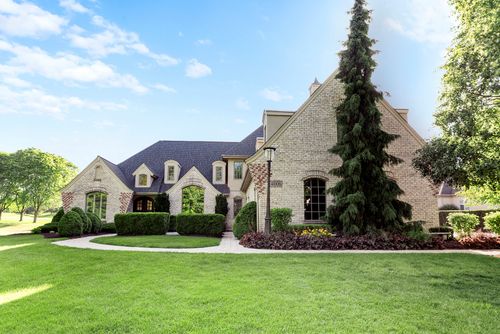 4006 Royal Fox Dr, St. Charles, IL, 60174-8768 | Card Image