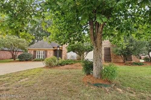 105 Thornwood Dr, Clinton, MS, 39056-6226 | Card Image