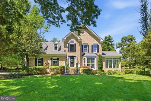 4280 Lawnvale Dr, Gainesville, VA, 20155-1100 | Card Image