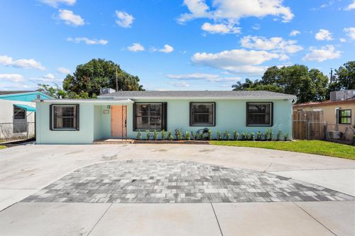 2105 Wellington Rd, West Palm Beach, FL, 33409-6325 | Card Image