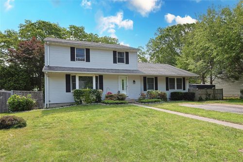 33 Highview Ln, Ridge, NY, 11961-2126 | Card Image