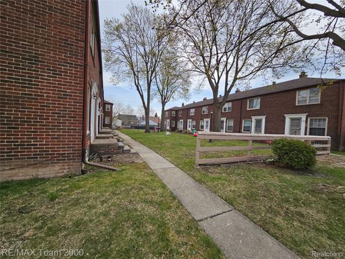 apt-24-4636 Firestone St, Dearborn, MI, 48126-3078 | Card Image