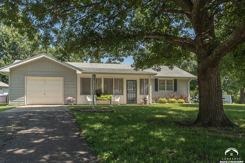 400 Kansa Dr, Ozawkie, KS, 66070-9536 | Card Image