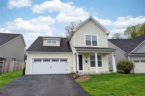 15 Brookscrest Way, Rochester, NY, 14611-4060 | Card Image