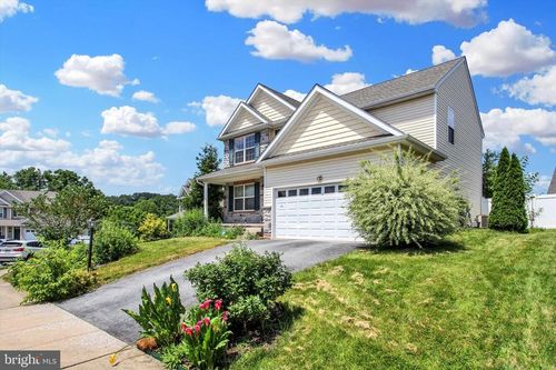 230 Joshua Dr, YORK, PA, 17404-9425 | Card Image