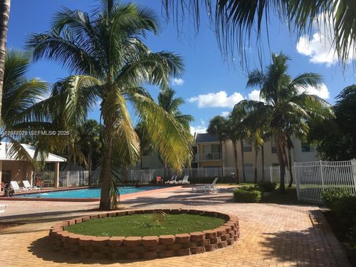 203-411 Executive Center Dr, West Palm Beach, FL, 33401-2905 | Card Image