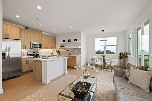 807 Fassler Ave, Pacifica, CA, 94044-3664 | Card Image