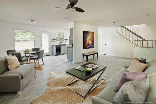 1601 E 10th St, Austin, TX, 78702-3333 | Card Image