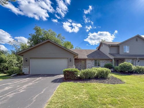 a-3825 Kodiak Trail, Brookfield, WI, 53045 | Card Image