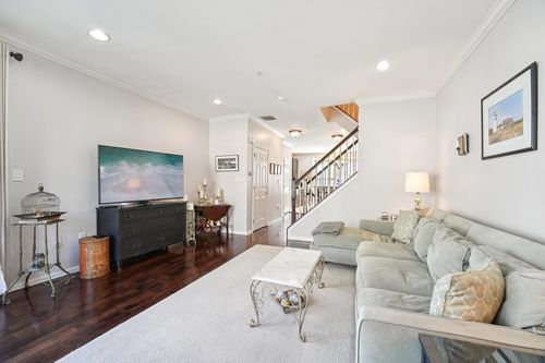 428-428 Newburgh Ct, West New York, NJ, 07093-8340 | Card Image