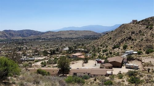 10122 Pine Pl, Morongo Valley, CA, 92256-9180 | Card Image