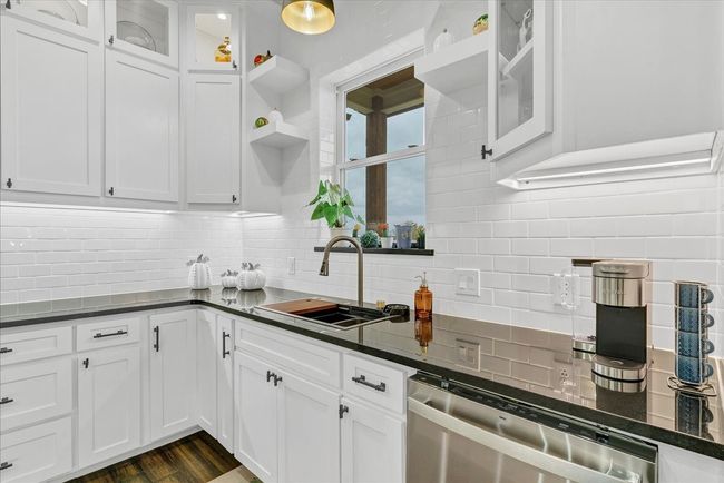 500 Highview Ct, House other with 3 bedrooms, 2 bathrooms and null parking in Godley TX | Image 20