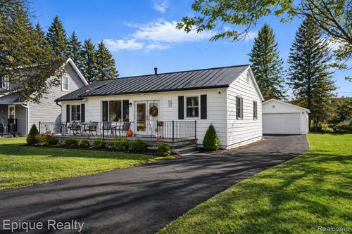 7520 Sunset Blvd, Lexington, MI, 48450-9123 | Card Image
