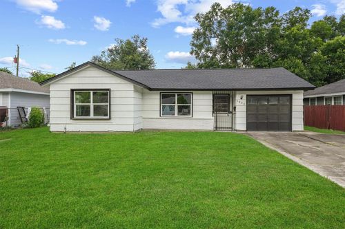 5826 Belmark St, Houston, TX, 77033-2148 | Card Image