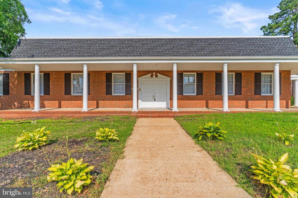 Commercial Lease in RICHMOND