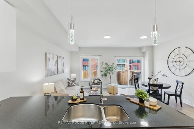 4 Prospect Way, House attached with 3 bedrooms, 3 bathrooms and 1 parking in Whitby ON | Image 10
