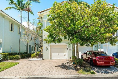 3263 Laurel Ridge Cir, Riviera Beach, FL, 33404-1842 | Card Image