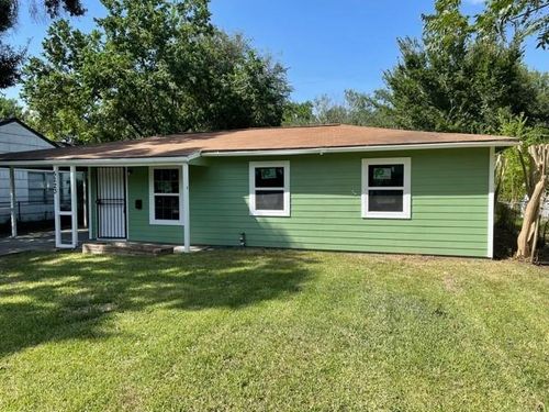 5223 Myrtlewood St, Houston, TX, 77033-2915 | Card Image