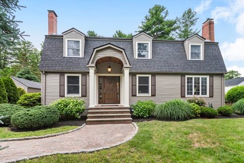 35 Crest Rd, Lynnfield, MA, 01940-1903 | Card Image