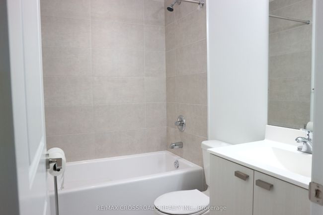 867 - 60 Ann O'reilly Rd, Condo with 2 bedrooms, 2 bathrooms and 1 parking in Toronto ON | Image 11