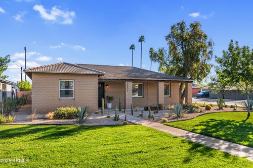 3001 N 17th Dr, Phoenix, AZ, 85015-6117 | Card Image