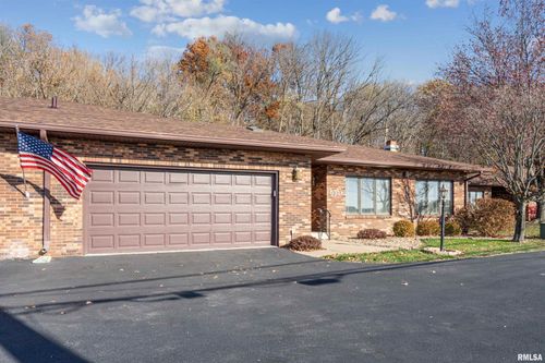 10-5311 38th Ave, Moline, IL, 61265-6739 | Card Image