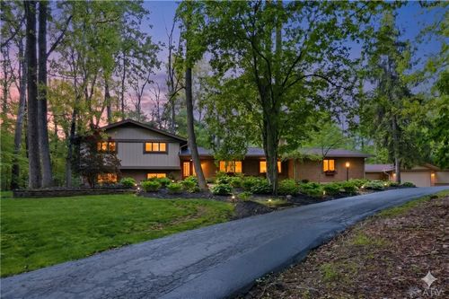 2780 Spring Valley Pike, Washingtn Twp, OH, 45458-9137 | Card Image