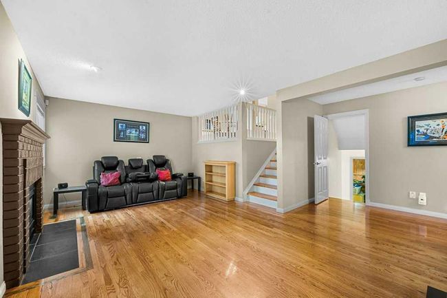 49 Douglasbank Gardens Se, Home with 3 bedrooms, 3 bathrooms and 4 parking in Calgary AB | Image 35