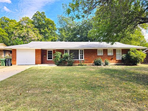 3630 Charles St, North Richland Hills, TX, 76180-1530 | Card Image