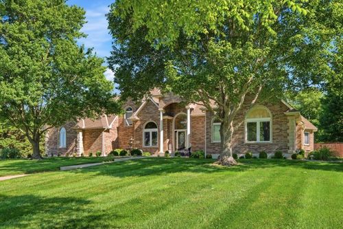 15586 Cedar Ln, Basehor, KS, 66007-7388 | Card Image