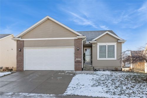 6959 Waterview Drive Sw, Cedar Rapids, IA, 52404 | Card Image