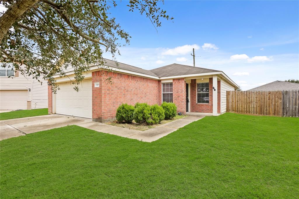 Lilac Manor Ln, Richmond, TX 77469