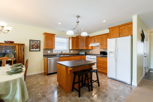 4369 Sixth St, House other with 4 bedrooms, 2 bathrooms and 2 parking in Petrolia ON | Image 21