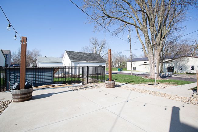 393 E Front St, House other with 3 bedrooms, 3 bathrooms and 2 parking in El Paso IL | Image 23