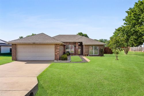 3928 Country Meadows Cir, Granbury, TX, 76049-8000 | Card Image