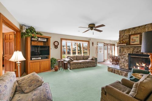 41589 Windmill St, Harrison Township, MI, 48045-5910 | Card Image