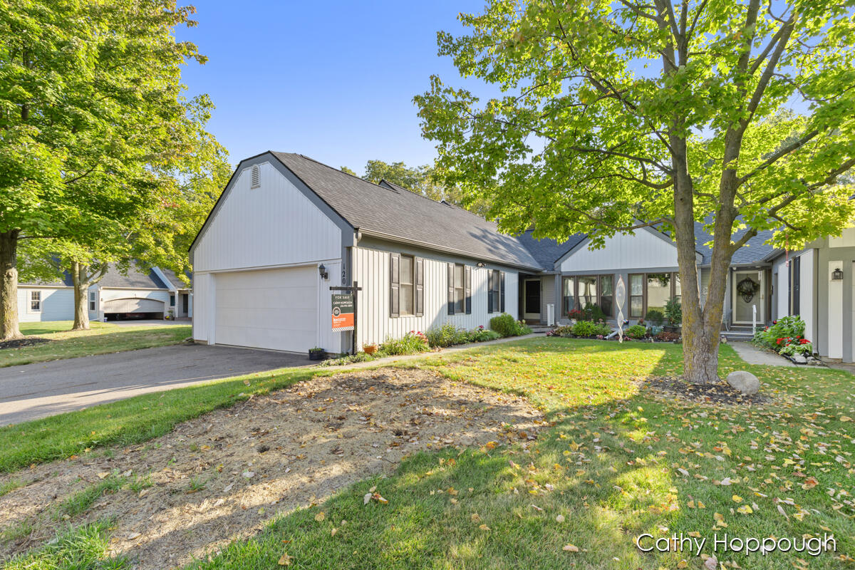 Blossom Dr, Portland, MI 48875