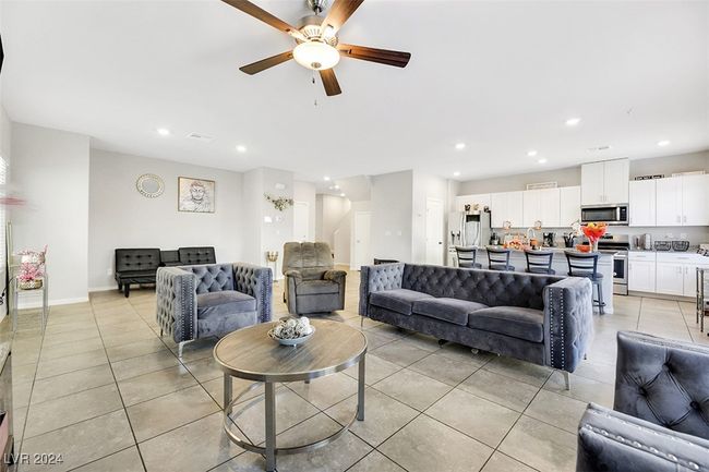 1054 Twincrest Ave, House other with 4 bedrooms, 3 bathrooms and null parking in North Las Vegas NV | Image 7