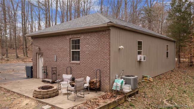 5834 E Bear Creek Rd, Home with 4 bedrooms, 3 bathrooms and null parking in Pekin IN | Image 14