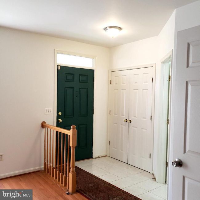 9426 Silver Meteor Ct, Townhouse with 3 bedrooms, 4 bathrooms and null parking in MANASSAS PARK VA | Image 4